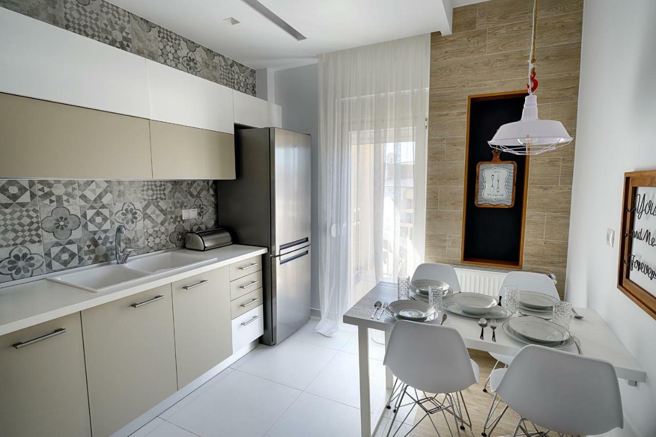 Cosmos N Armonia Apts. Thessaloniki Buitenkant foto